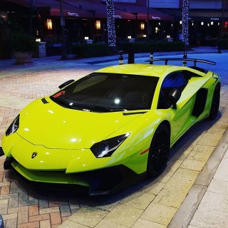 If you know me, you know what my favorite color #lambo is. This #supervoloce would do.don't @ me